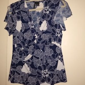 New Directions navy and white floral print top